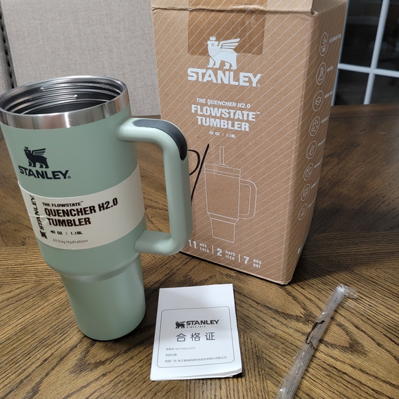 Stanley Mint Green Quencher H2.0 Tumbler - Picture 2 of 7